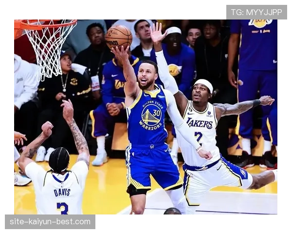 世界和平挡拆提升库里防守难度，影响湖人核心攻防转换